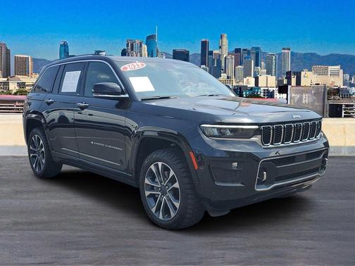 Diamond Black 2023 Jeep Grand Cherokee Overland