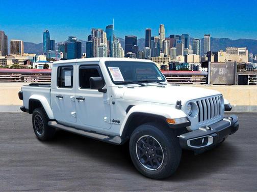 2022 Jeep Gladiator Overland