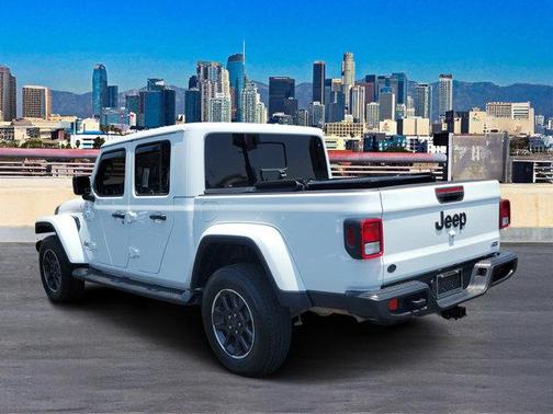 2022 Jeep Gladiator Overland