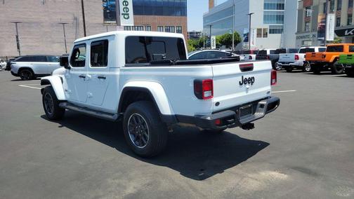 2022 Jeep Gladiator Overland