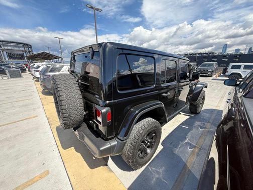 Black Clearcoat 2022 Jeep Wrangler Unlimited Rubicon
