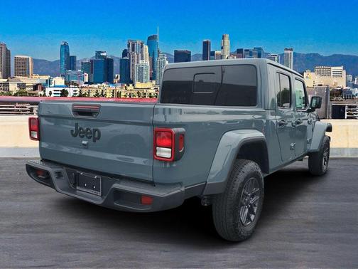 2026 Jeep Gladiator Sport