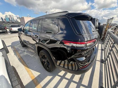 2025 Jeep Grand Cherokee L Laredo