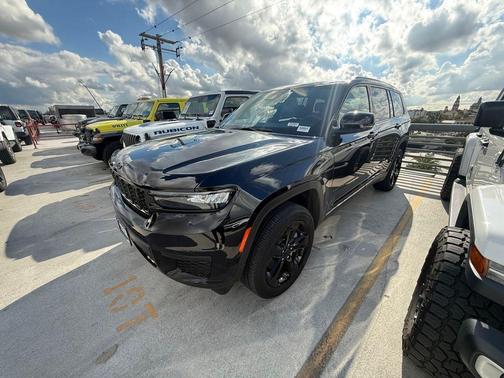 2025 Jeep Grand Cherokee L Laredo