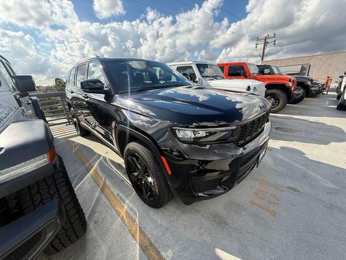 2025 Jeep Grand Cherokee L Laredo