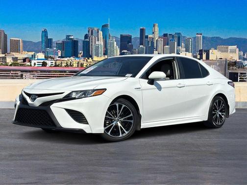 2020 Toyota Camry Hybrid SE