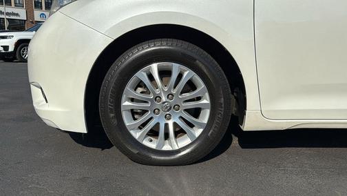 2017 Toyota Sienna XLE