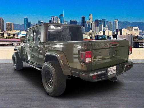 2022 Jeep Gladiator Sport