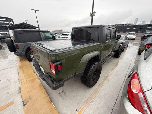 2022 Jeep Gladiator Sport