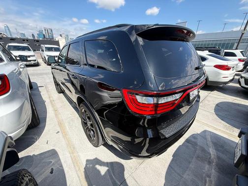 DB Black Crystal Clearcoat 2025 Dodge Durango GT