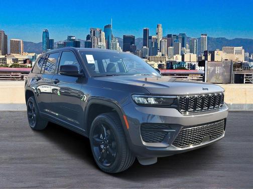 2025 Jeep Grand Cherokee Laredo