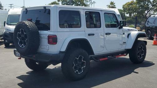 Bright White Clearcoat 2023 Jeep Wrangler Rubicon
