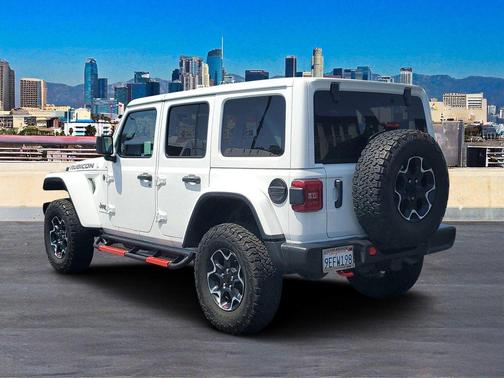 Bright White Clearcoat 2023 Jeep Wrangler Rubicon