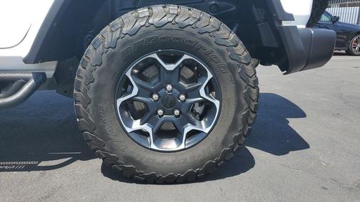 Bright White Clearcoat 2023 Jeep Wrangler Rubicon