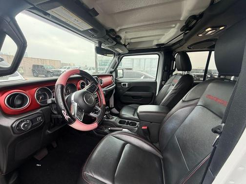 Bright White Clearcoat 2023 Jeep Wrangler Rubicon