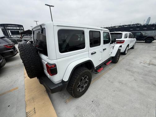 Bright White Clearcoat 2023 Jeep Wrangler Rubicon