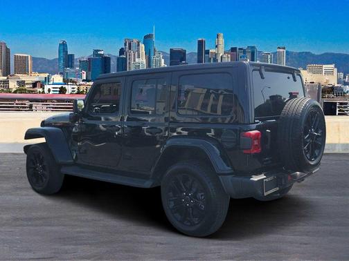 2025 Jeep Wrangler 4xe Sahara