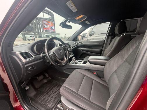 2020 Jeep Grand Cherokee Laredo E