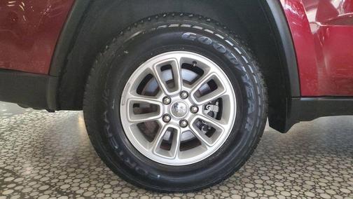 2020 Jeep Grand Cherokee Laredo E