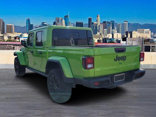 2025 Jeep Gladiator Sport