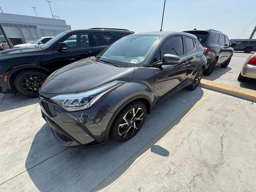 2022 Toyota C-HR XLE