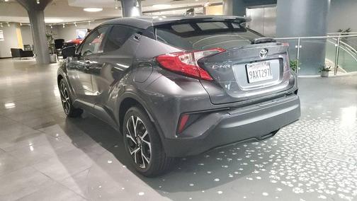 2022 Toyota C-HR XLE