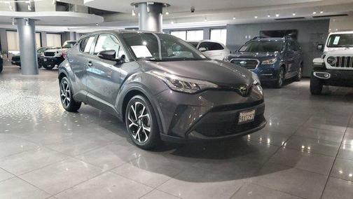2022 Toyota C-HR XLE