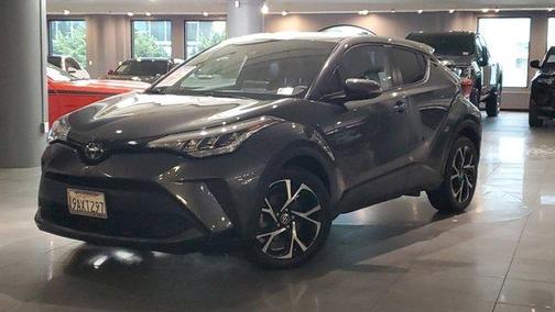 2022 Toyota C-HR XLE