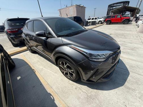 2022 Toyota C-HR XLE