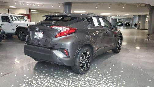 2022 Toyota C-HR XLE