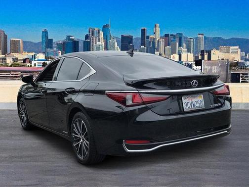 2022 Lexus ES 300h