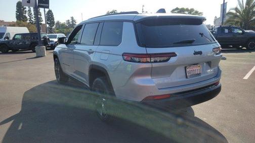 2025 Jeep Grand Cherokee L Laredo