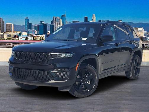 2025 Jeep Grand Cherokee Laredo