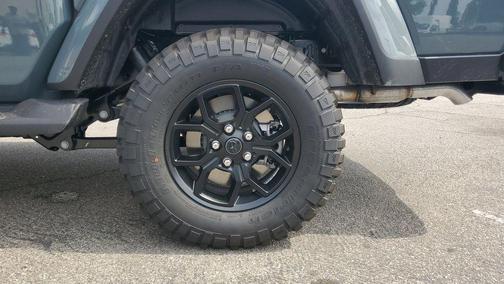 2025 Jeep Gladiator Sport