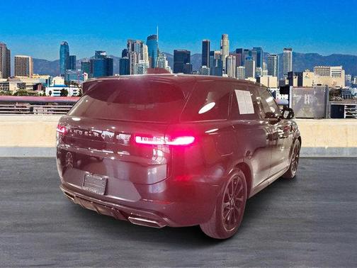 2025 Land Rover Range Rover Sport P360 SE
