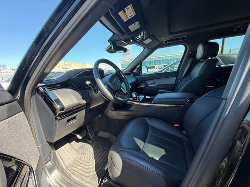 2025 Land Rover Range Rover Sport P360 SE