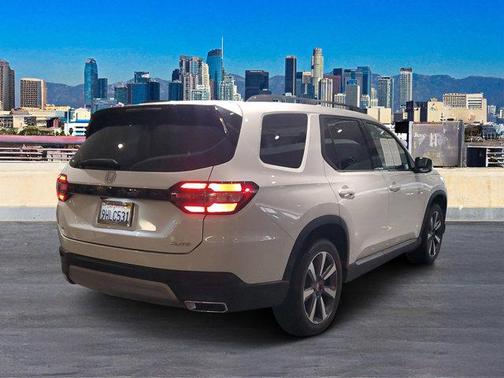 2023 Honda Pilot Elite