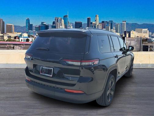 2025 Jeep Grand Cherokee L Laredo