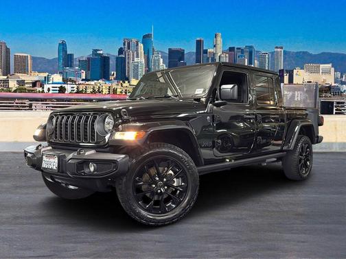 2025 Jeep Gladiator Sport