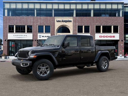 Black Clearcoat 2026 Jeep Gladiator 85th Anniversary Edition