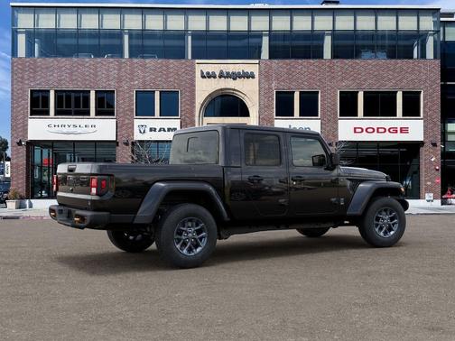 Black Clearcoat 2026 Jeep Gladiator 85th Anniversary Edition