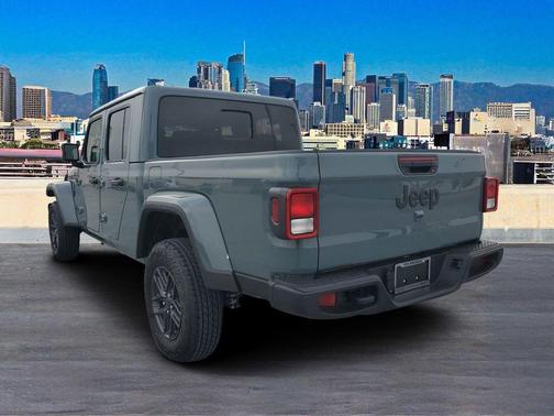 2026 Jeep Gladiator Sport