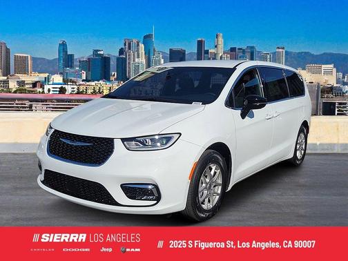 2025 Chrysler Pacifica Select