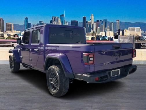 2026 Jeep Gladiator Sport