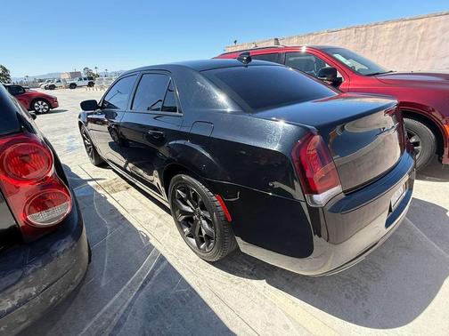 2021 Chrysler 300 Touring