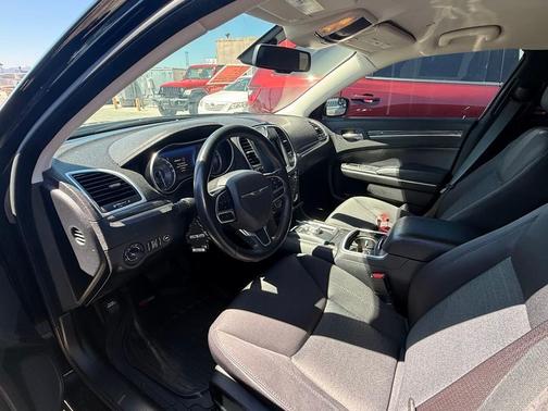 2021 Chrysler 300 Touring
