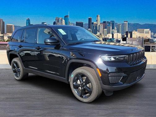 2025 Jeep Grand Cherokee Laredo