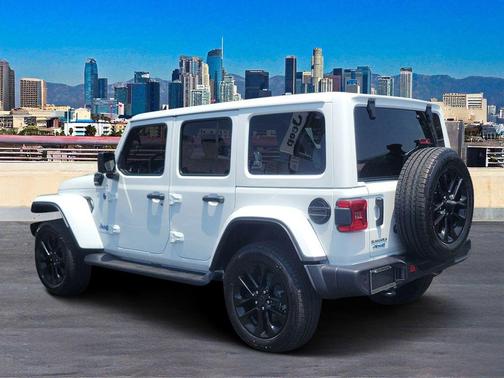 2025 Jeep Wrangler 4xe Sahara