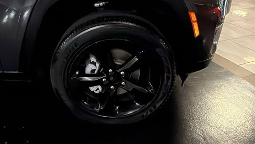 2025 Jeep Grand Cherokee Laredo