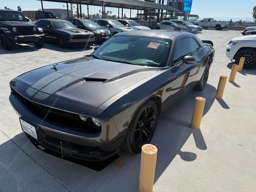 2017 Dodge Challenger SXT